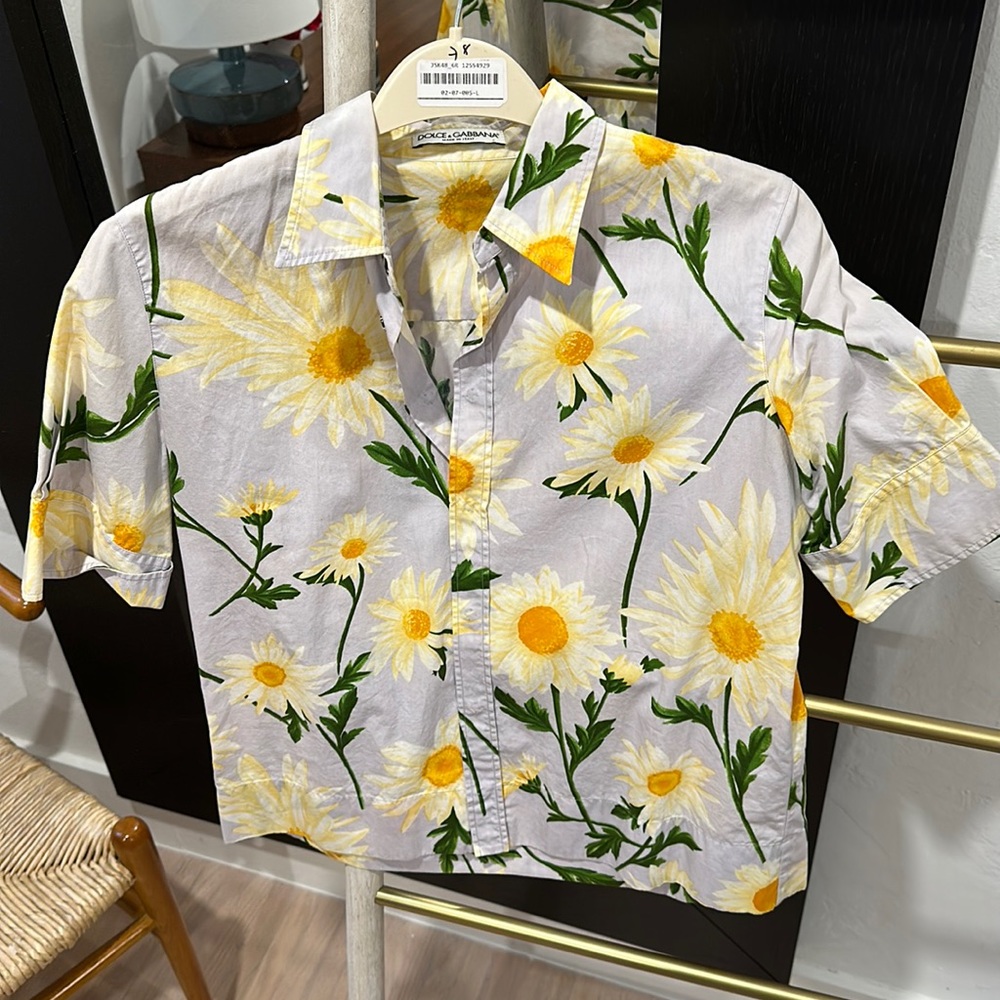 Dolce & Gabbana size M button down short sleeve top